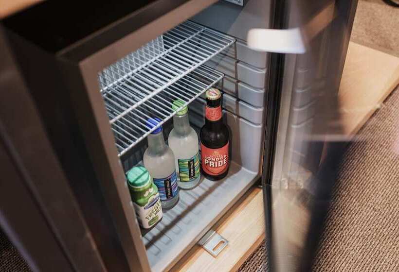 デラックスルーム, The Fox & Goose