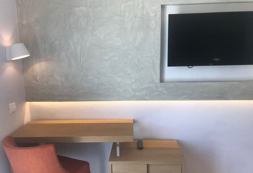 Номер Премиум, Thera Mare