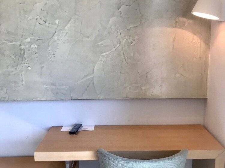 Номер Премиум, Thera Mare