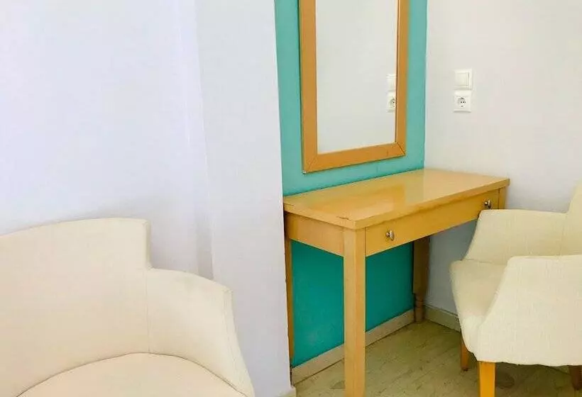 Chambre Standard Vue Mer Latérale, Thera Mare