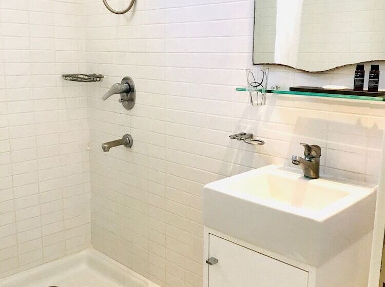 Номер Стандарт, Thera Mare