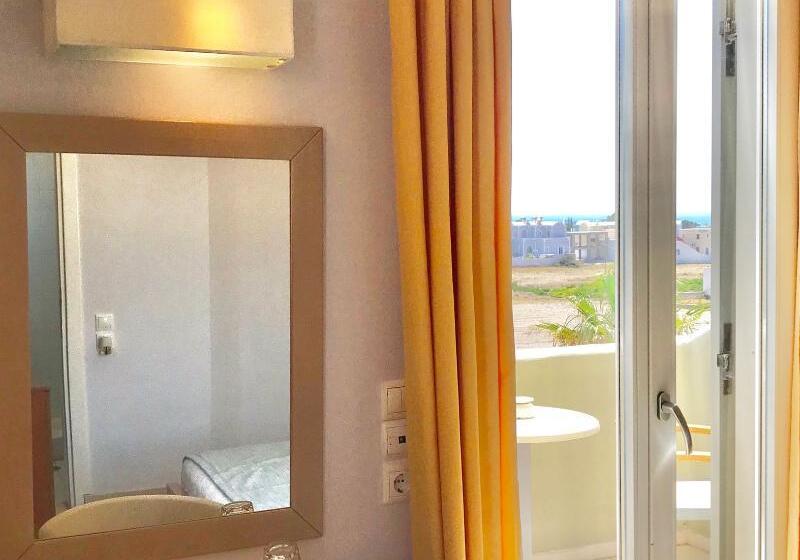 Номер Стандарт Боковой Вид на Море, Thera Mare