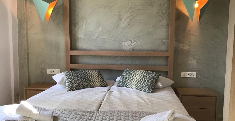 Номер Премиум, Thera Mare