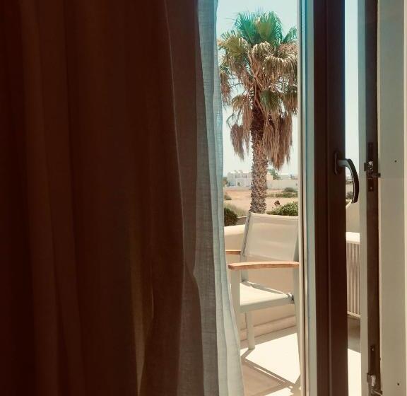 Номер Премиум, Thera Mare