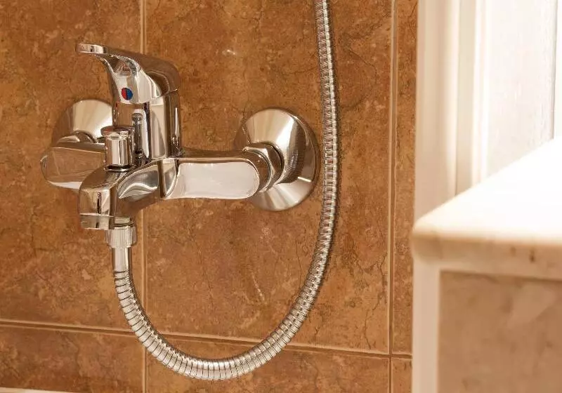 اتاق استاندارد یک نفره, Triada