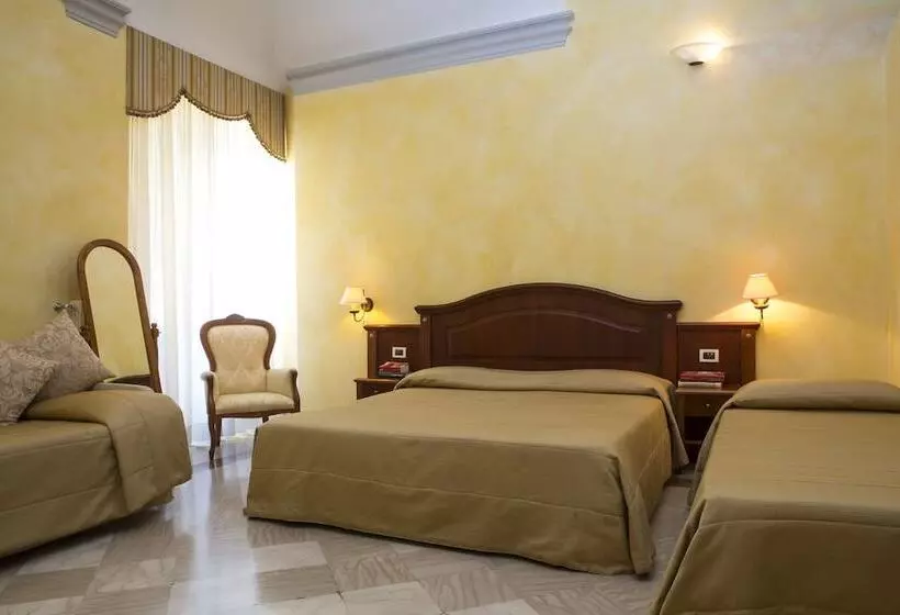 スーペリアトリプルルーム, Villa Tuscolana
