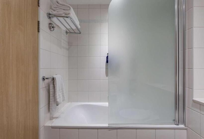 Люкс, Radisson Blu Hotel London Stansted Airport