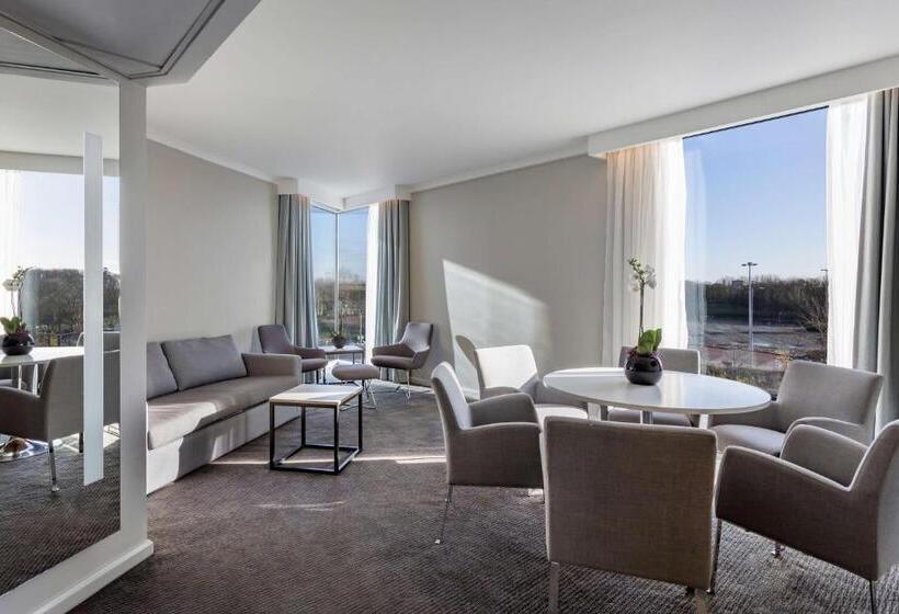 スイート, Radisson Blu Hotel London Stansted Airport