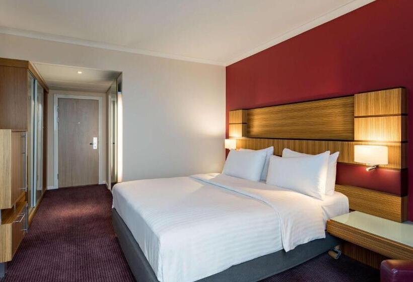 اتاق سوپریور با چشم‌انداز, Radisson Blu Hotel London Stansted Airport