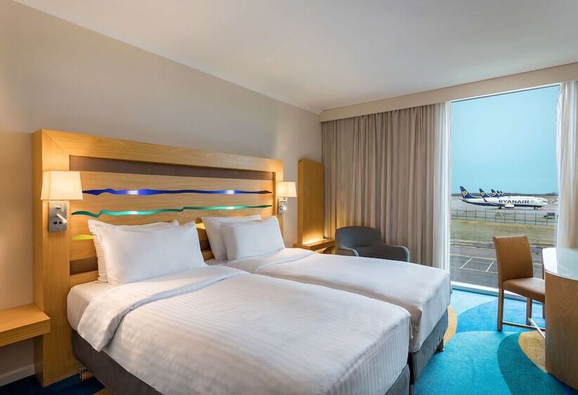 スタンダードルーム, Radisson Blu Hotel London Stansted Airport