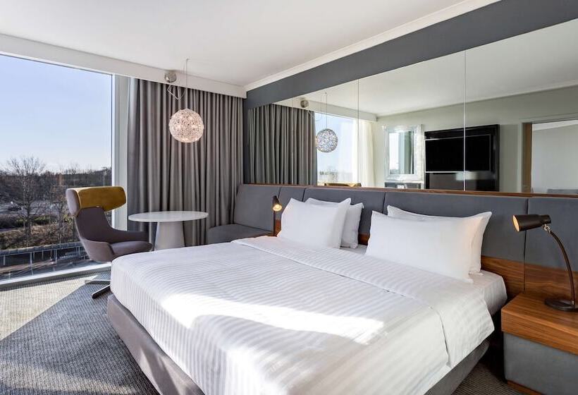 Люкс, Radisson Blu Hotel London Stansted Airport