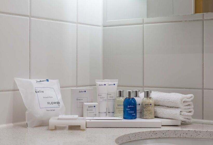 Люкс, Radisson Blu Hotel London Stansted Airport