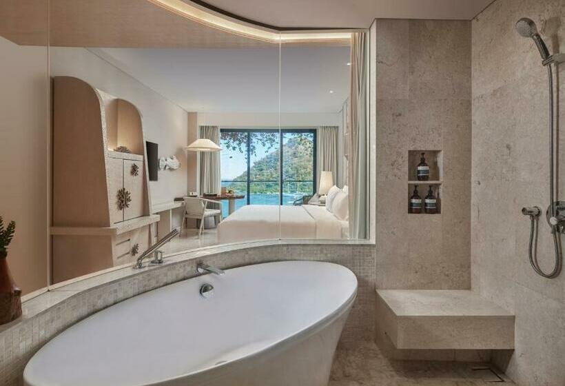 غرفة ديلوكس سرير كينج, Ayana Komodo Waecicu Beach