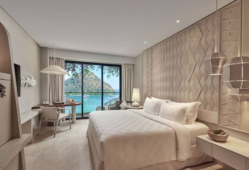 Номер Deluxe Вид на Море, Ayana Komodo Waecicu Beach