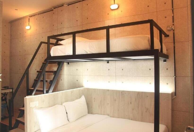 标准三人间, Merge Summit