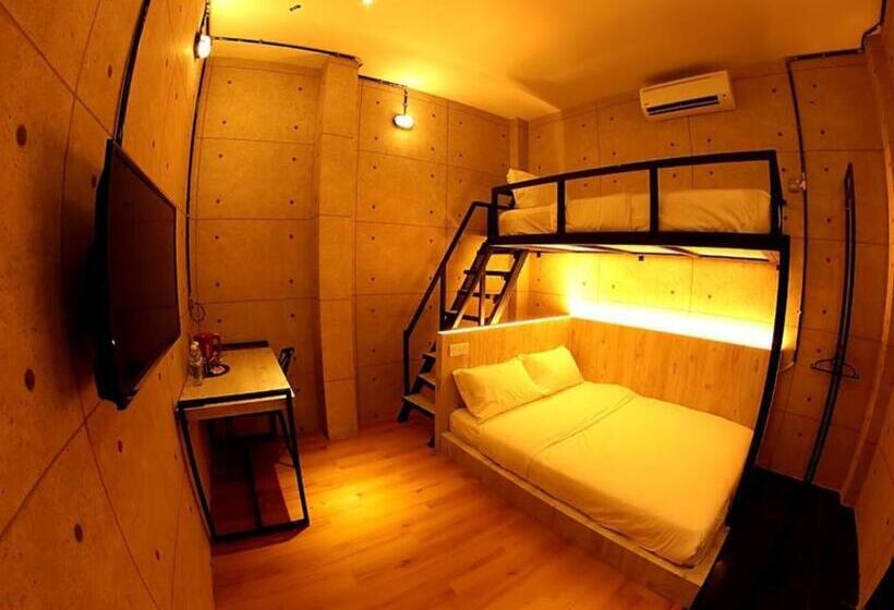 标准三人间, Merge Summit