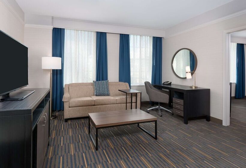 جناح, Hampton Inn & Suites Buffalo Downtown