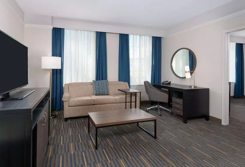 سوییت, Hampton Inn & Suites Buffalo Downtown