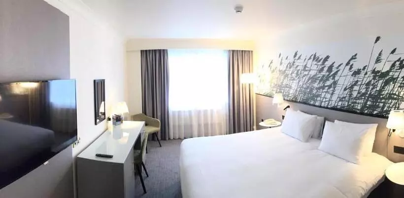 スタンダードルーム, Mercure Daventry Court