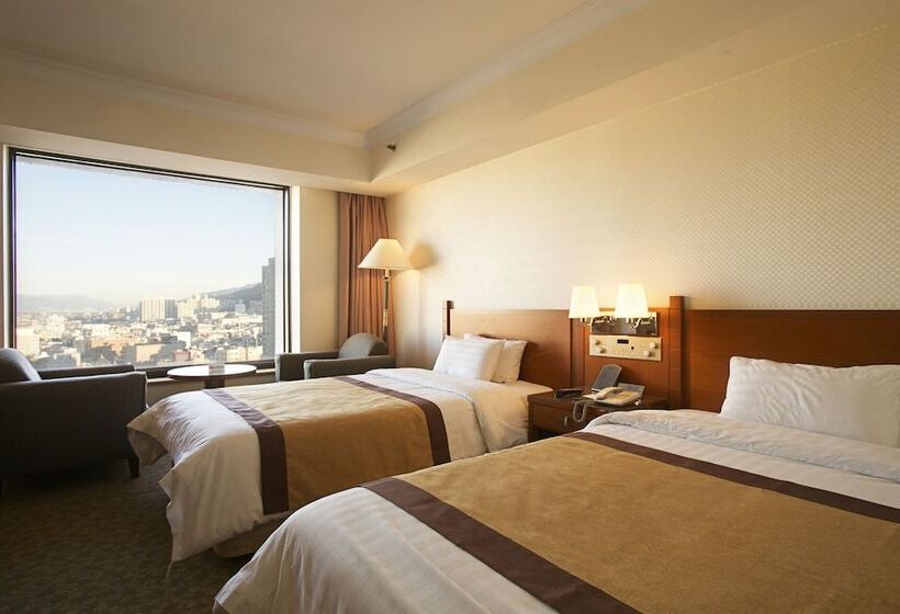 ファミリールーム, Paragon