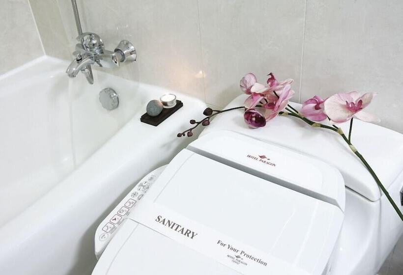 デラックスルーム, Paragon