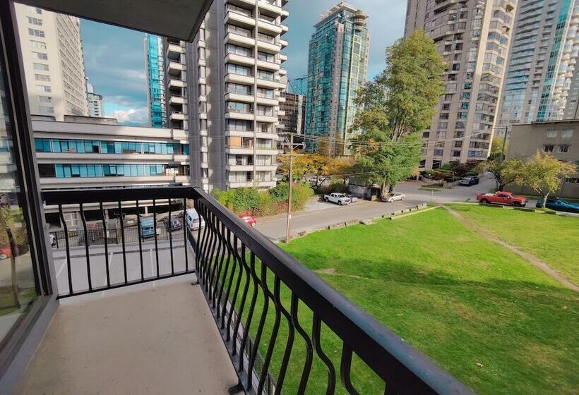 带1个卧室的带阳台的公寓, Divya Sutra Suites On Robson Downtown Vancouver