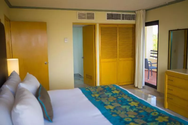 سوییت جونیور با چشم‌انداز دریا, Samba Vallarta All Inclusive