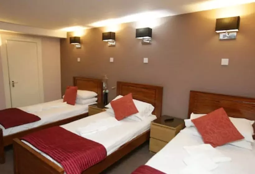 اتاق استاندارد سه نفره, Merchant City Inn