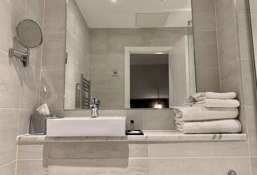 Номер Стандарт, Trafford Hall Hotel Manchester, Trademark Collection By Wyndham