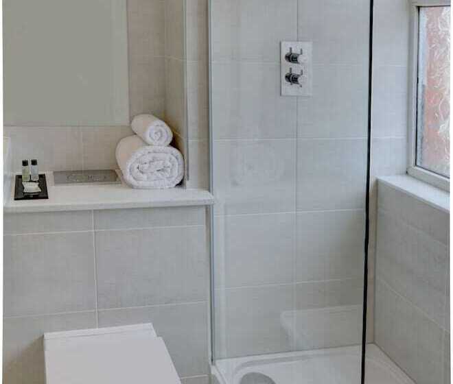 Номер Стандарт, Trafford Hall Hotel Manchester, Trademark Collection By Wyndham