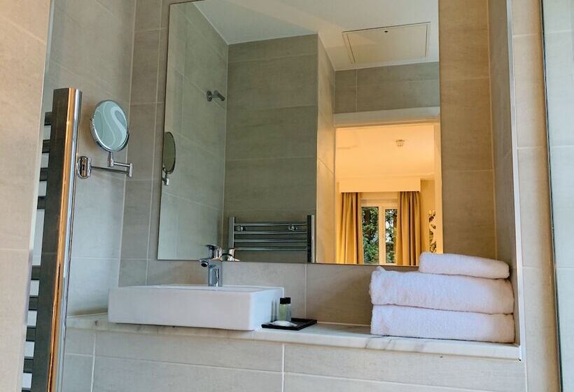 Номер Стандарт, Trafford Hall Hotel Manchester, Trademark Collection By Wyndham