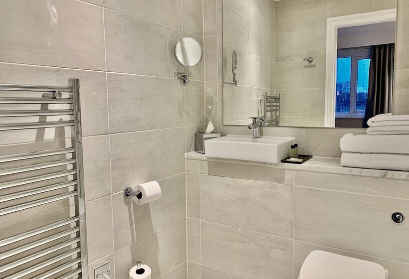 Номер Стандарт, Trafford Hall Hotel Manchester, Trademark Collection By Wyndham