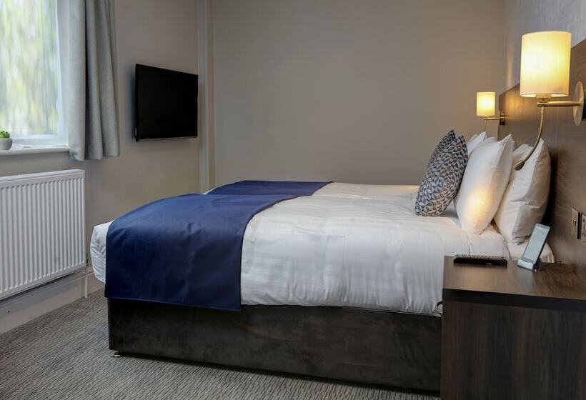 Номер Стандарт, Trafford Hall Hotel Manchester, Trademark Collection By Wyndham