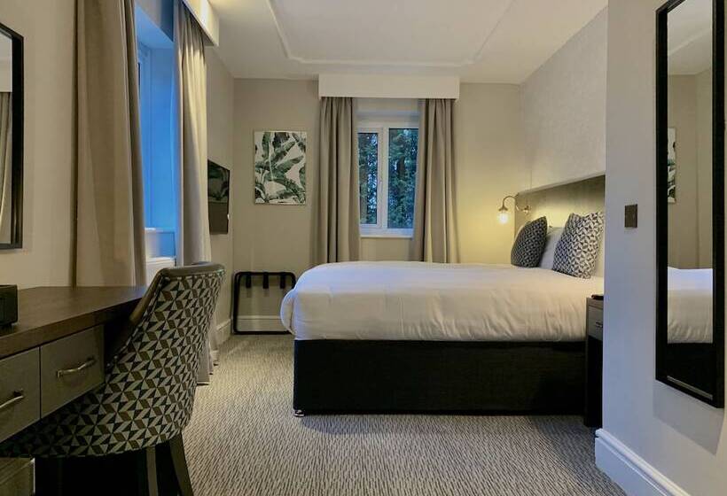 Номер Стандарт, Trafford Hall Hotel Manchester, Trademark Collection By Wyndham