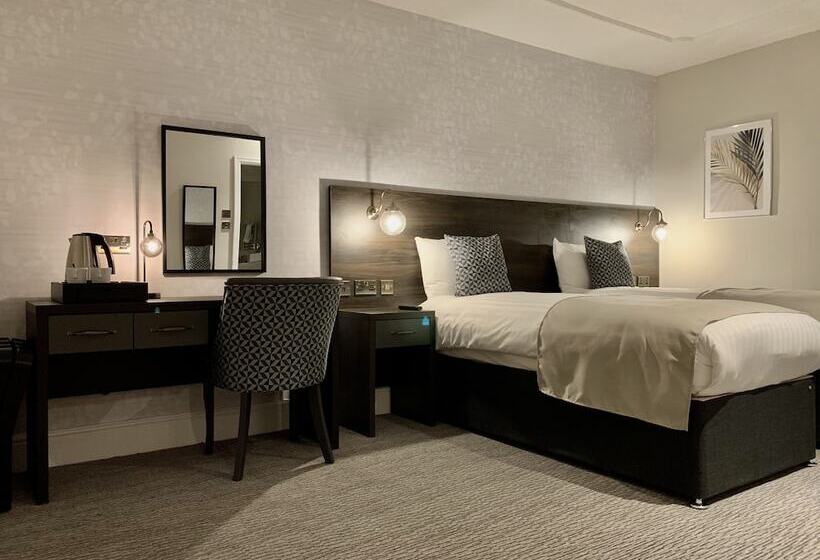Номер Стандарт, Trafford Hall Hotel Manchester, Trademark Collection By Wyndham