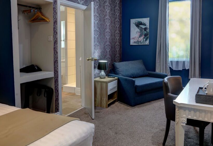 Номер Стандарт, Trafford Hall Hotel Manchester, Trademark Collection By Wyndham