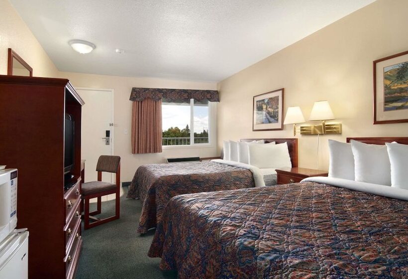 スタンダードルーム, Travelodge By Wyndham Drumheller Ab