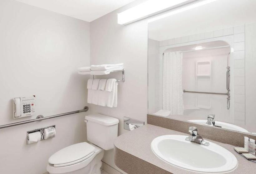 חדר ביזנס, Super 8 By Wyndham High River Ab