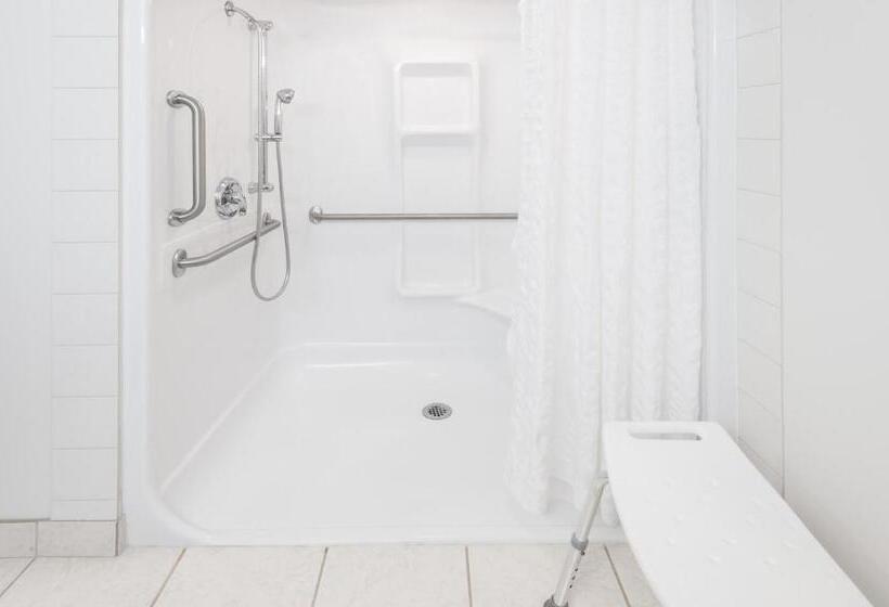 חדר סטנדרט מותאם לאדם עם מוגבלויות, Super 8 By Wyndham High River Ab