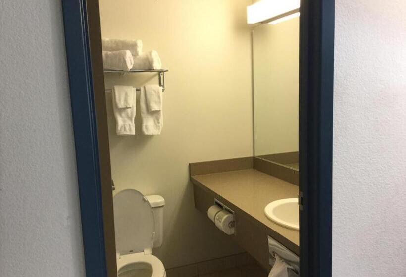 סוויטה דלוקס, Super 8 By Wyndham High River Ab