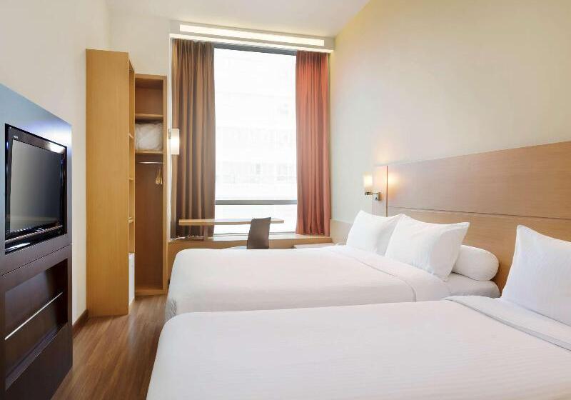 带大床的套房, Super 8 By Wyndham Saskatoon Near Saskatoon Airport