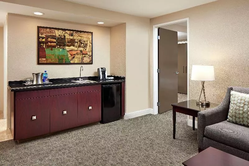 سوئیت با تخت بزرگ, Super 8 By Wyndham Saskatoon Near Saskatoon Airport