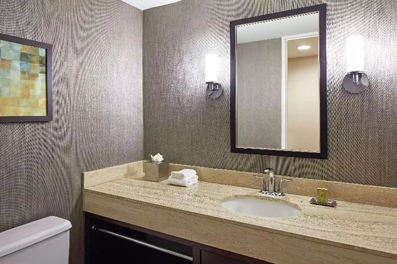 سوئیت با تخت بزرگ, Super 8 By Wyndham Saskatoon Near Saskatoon Airport