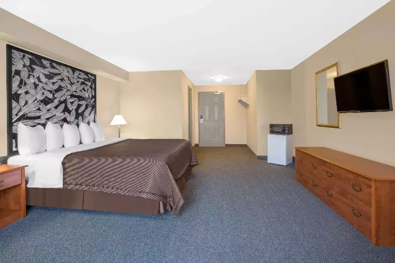 سوئیت با تخت بزرگ, Super 8 By Wyndham Sault Ste Marie On