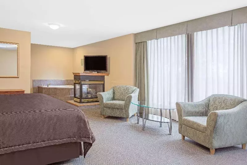 سوئیت با تخت بزرگ, Super 8 By Wyndham Sault Ste Marie On
