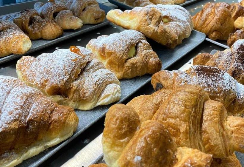 غرفة قياسية ثلاثية, Hippocampus B&b