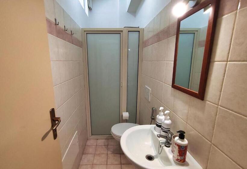اتاق استاندارد سه نفره, Hippocampus B&b