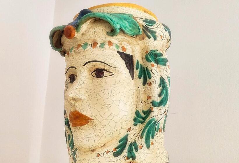 غرفة قياسية ثلاثية, Hippocampus B&b