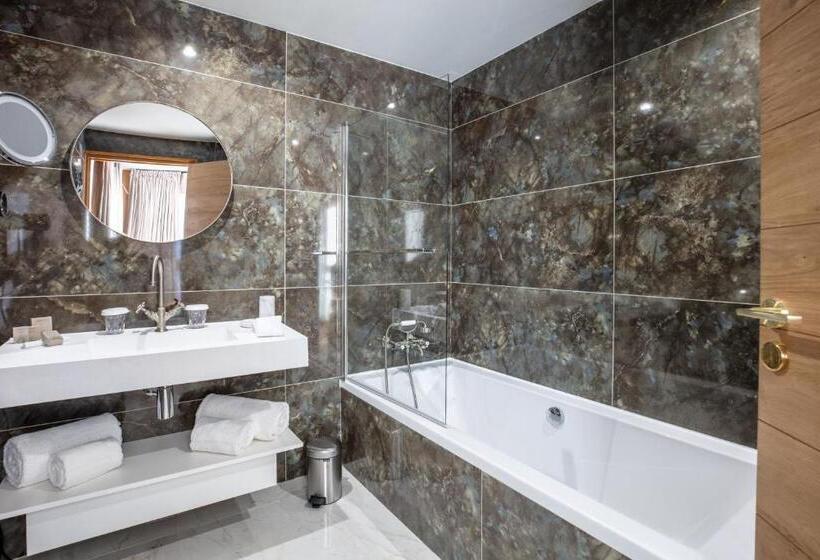 Семейный Номер, Hôtel Le Diamond Rock