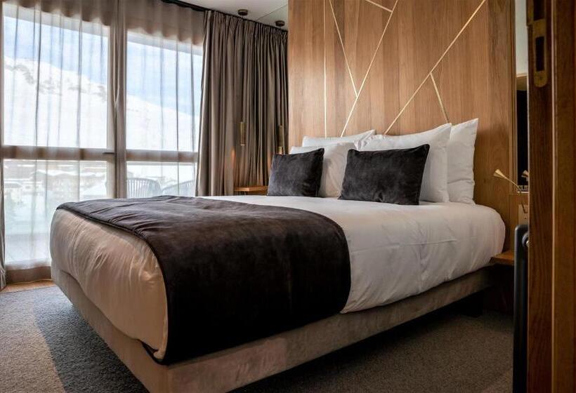 سوییت با چشم‌انداز کوه, Hôtel Le Diamond Rock